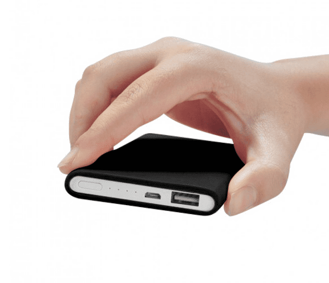 Технологические отверстия чехла для Xiaomi Power Bank 5000 Slim